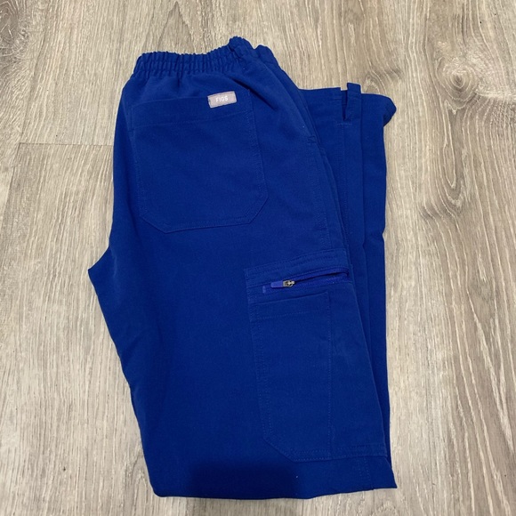 FIGS Yola Scrub Pants - Picture 2 of 6